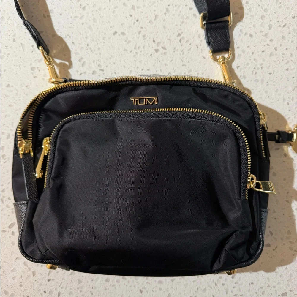 Tumi VOYAGEUR Teghan Crossbody - Picture 3 of 10